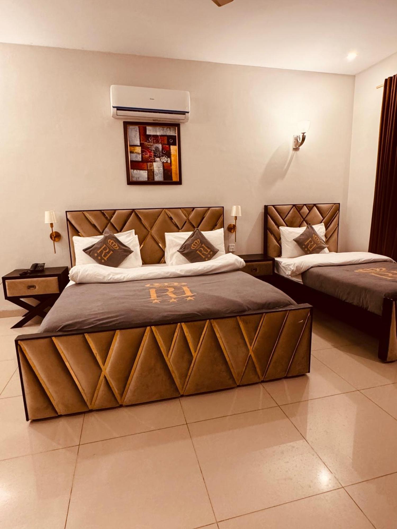 Reina Boutique Hotel - G9 Исламабад Экстерьер фото