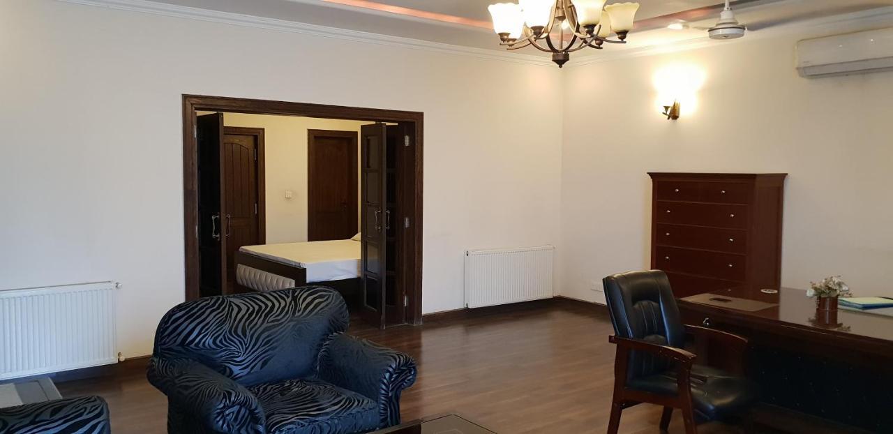 Reina Boutique Hotel - G9 Исламабад Экстерьер фото