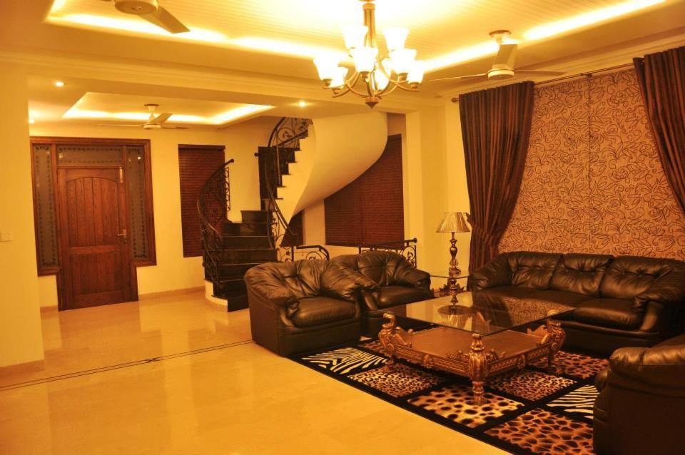 Reina Boutique Hotel - G9 Исламабад Экстерьер фото